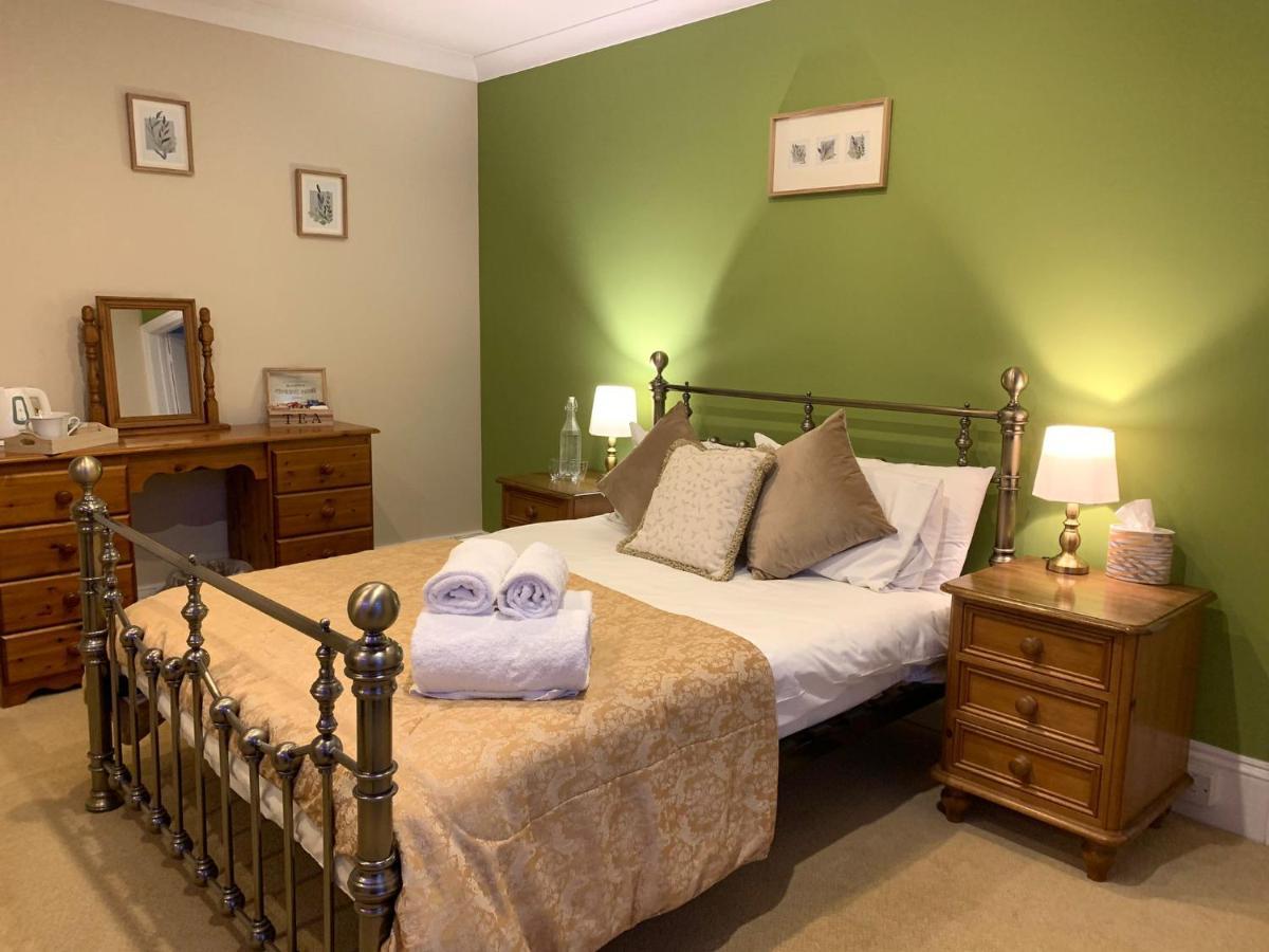 Dolphin Hotel Bovey Tracey Esterno foto