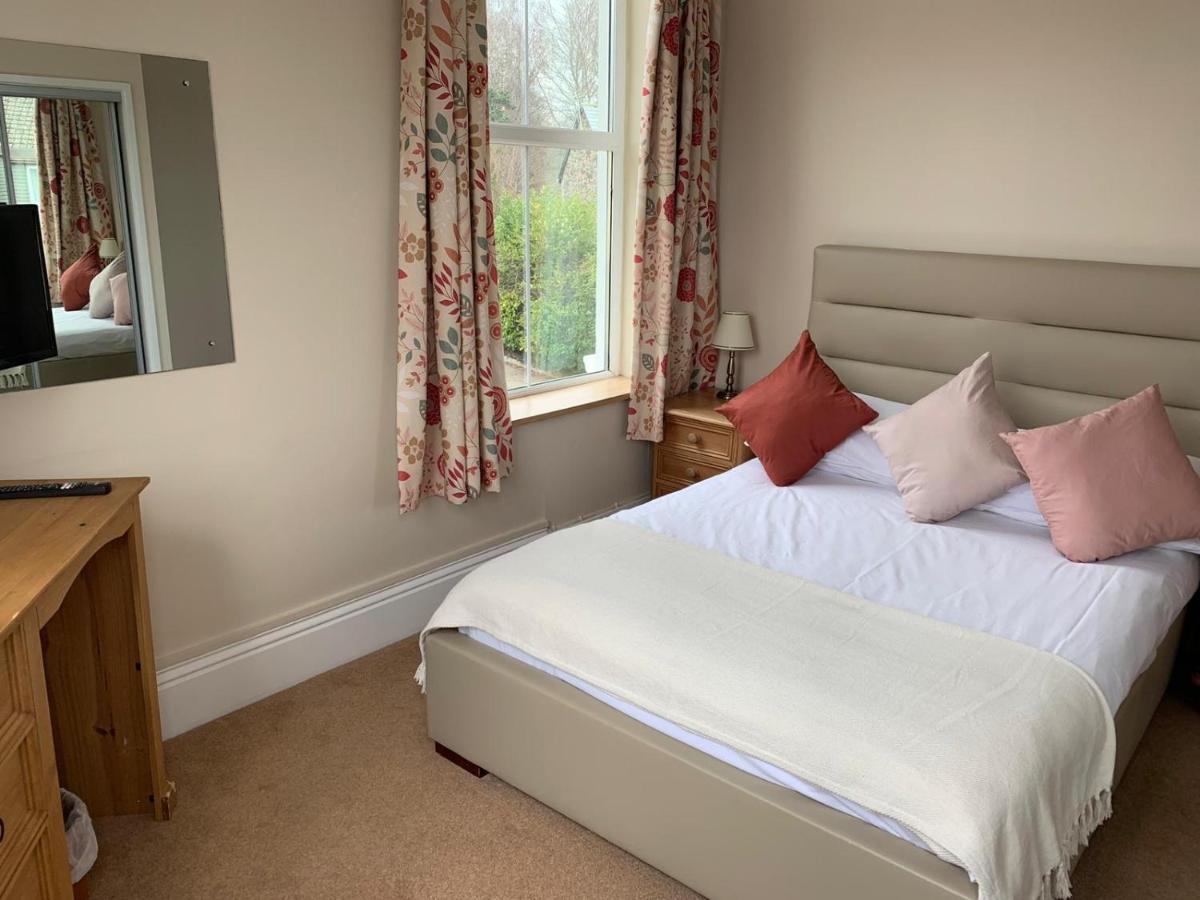 Dolphin Hotel Bovey Tracey Esterno foto